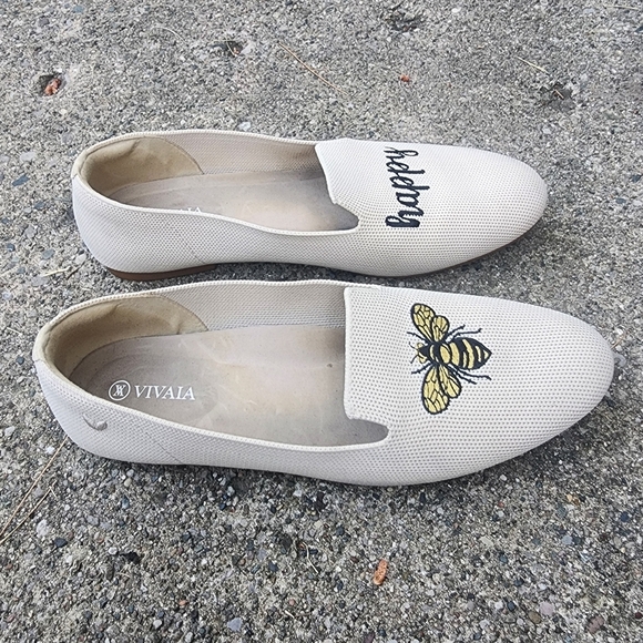 VIVAIA Beige Slip-On Shoes with Bee and Happy Embroidery - Picture 2 of 6